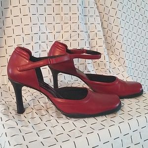 Nine West Red Pumps w/ velcro strap closures. Sz 7